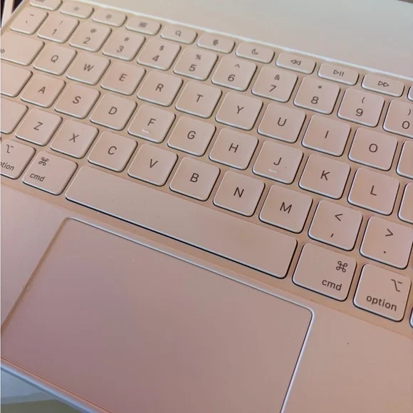 Like-New Apple Magic Keyboard for iPad Air 13-inch - Picture 7 of 8